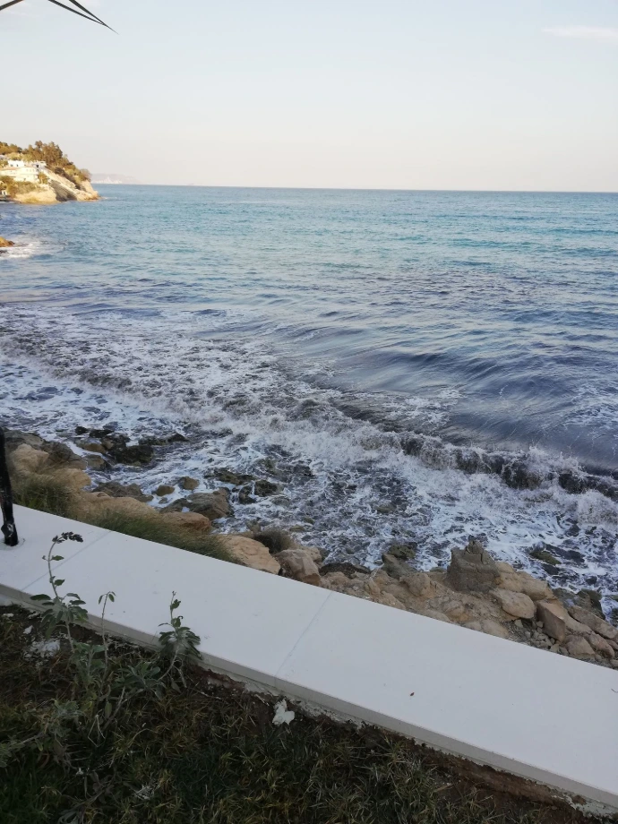 Foto de cubremuros con el mar de fondo