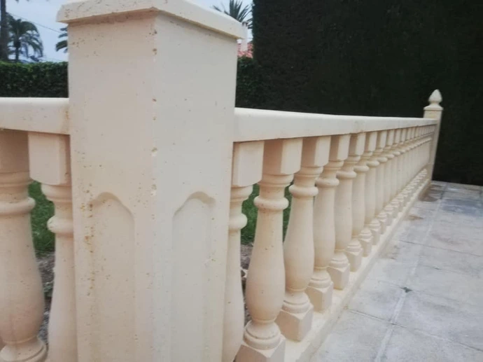 Primer plano de balaustrada Plamar